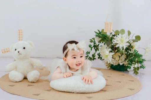 濮阳四个月宝宝揉眼睛